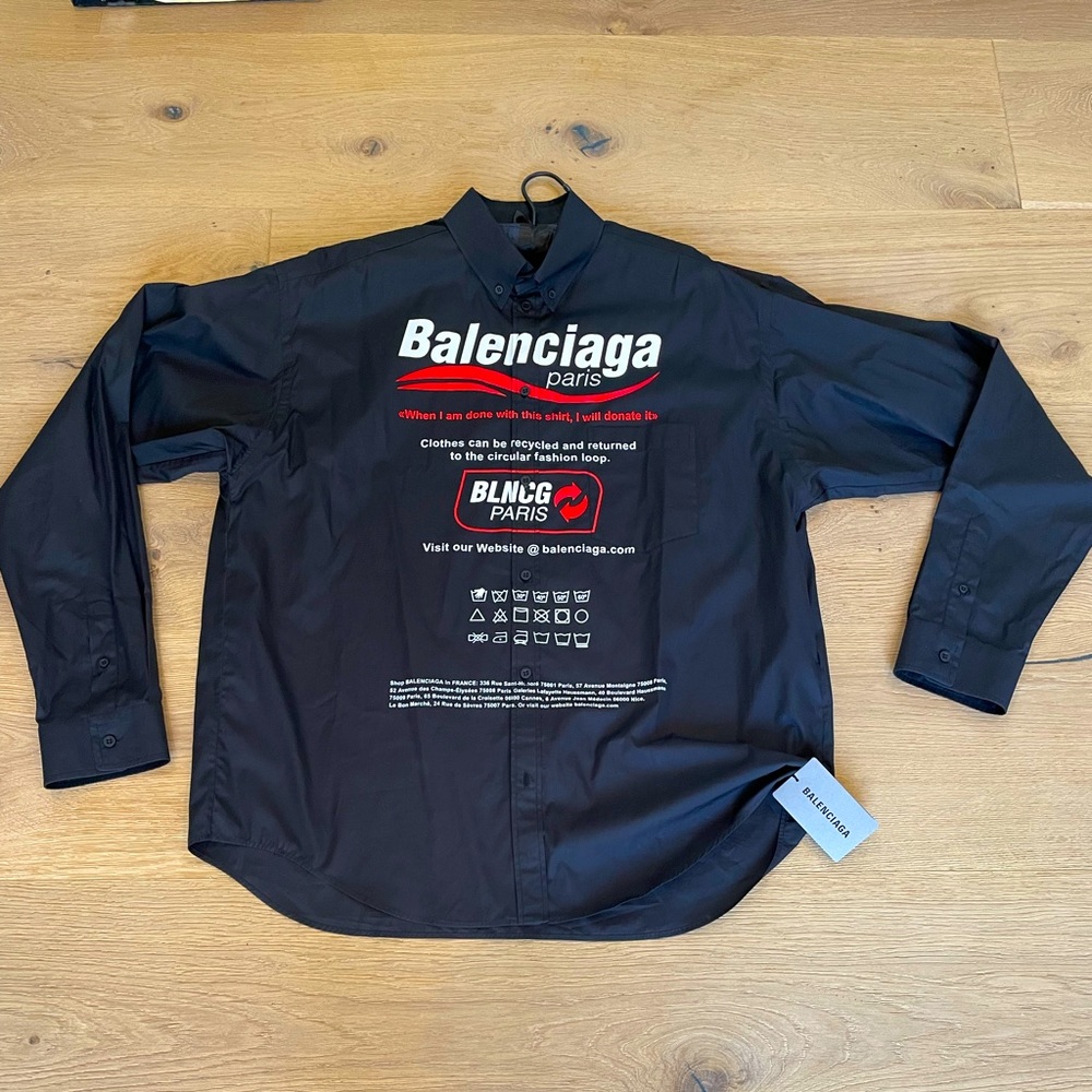 BALENCIAGA // NWT // PRISTINE // AUTHENTIC // MENS S (oversized fit)